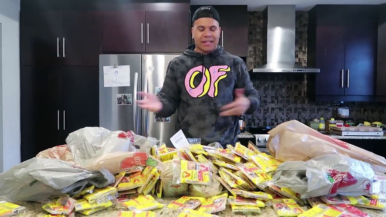 INSANE 1000 MOUSE TRAP PRANK ON ROOMATE (PRANK WARS)