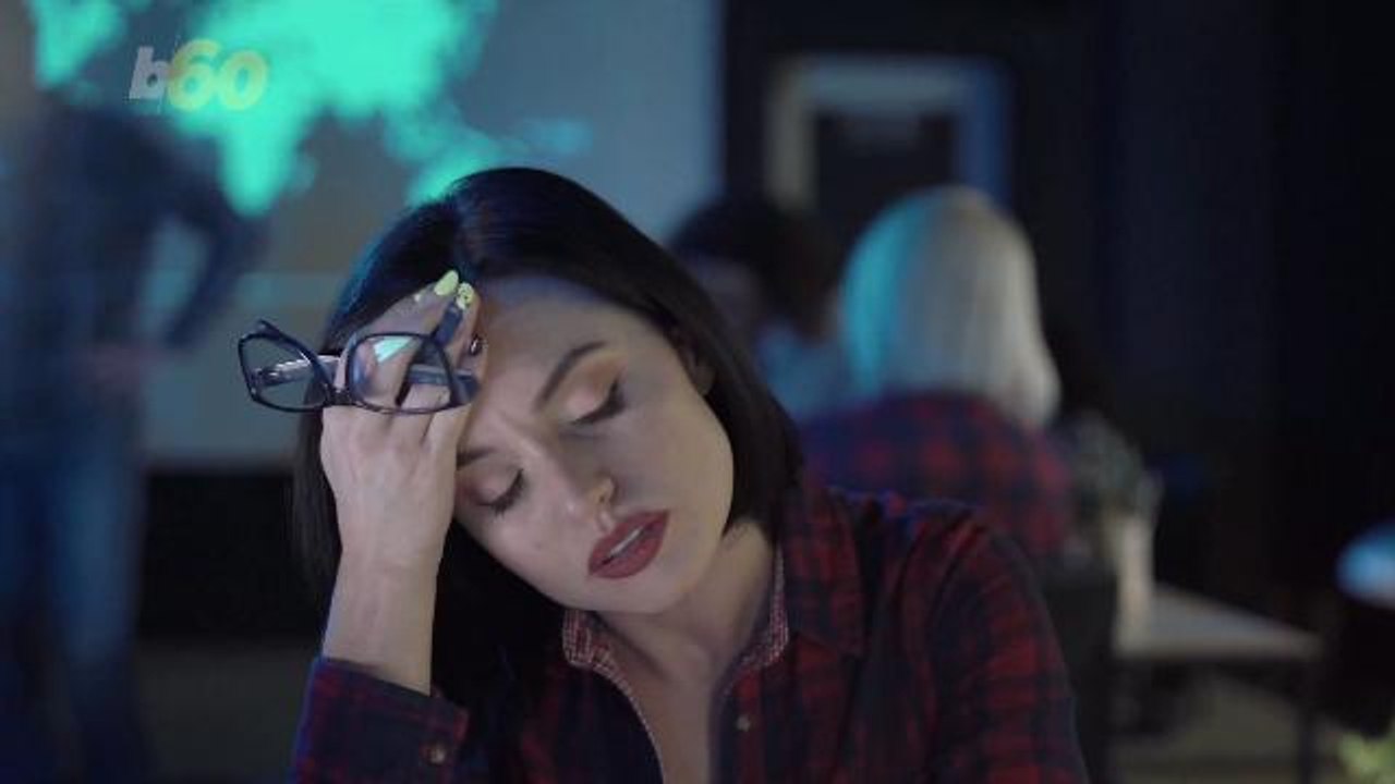 Answering Work Texts and Emails at Home Makes Your Partner Hate Their Job