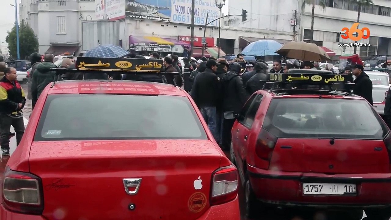 •سائقو الطاكسيات يحتجون ضد التطبيقات الذكية