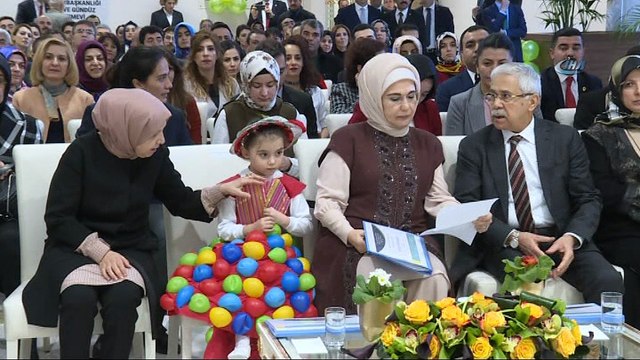 Emine Erdoğan Cumhurbaşkanlığı Külliyesi Kreşi sıfır atık ve geri dönüşüm projesi sergisini gezdi