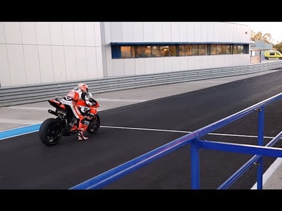Rinaldi revs his Ducati!