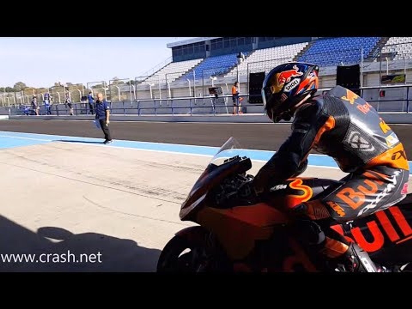 ⁣Smith works on corner speed in KTM test