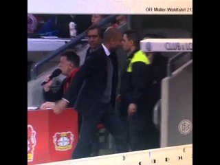 Így tombolt Guardiola amikor kidőlt Benatia