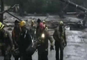 En California al menos 15 personas murieron por una avalancha de lodo