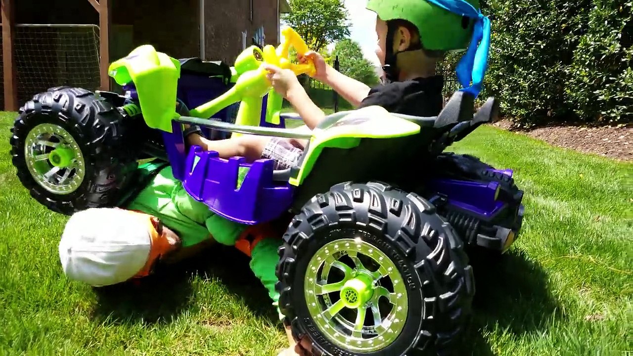 TMNT Surprise Chase w/ POWER WHEELS! Teenage Mutant Ninja Turtles Ride ...