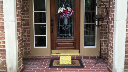 Scream Joker in real life IRL pranks Batman with poop. Kubos 2 strings kills Joker