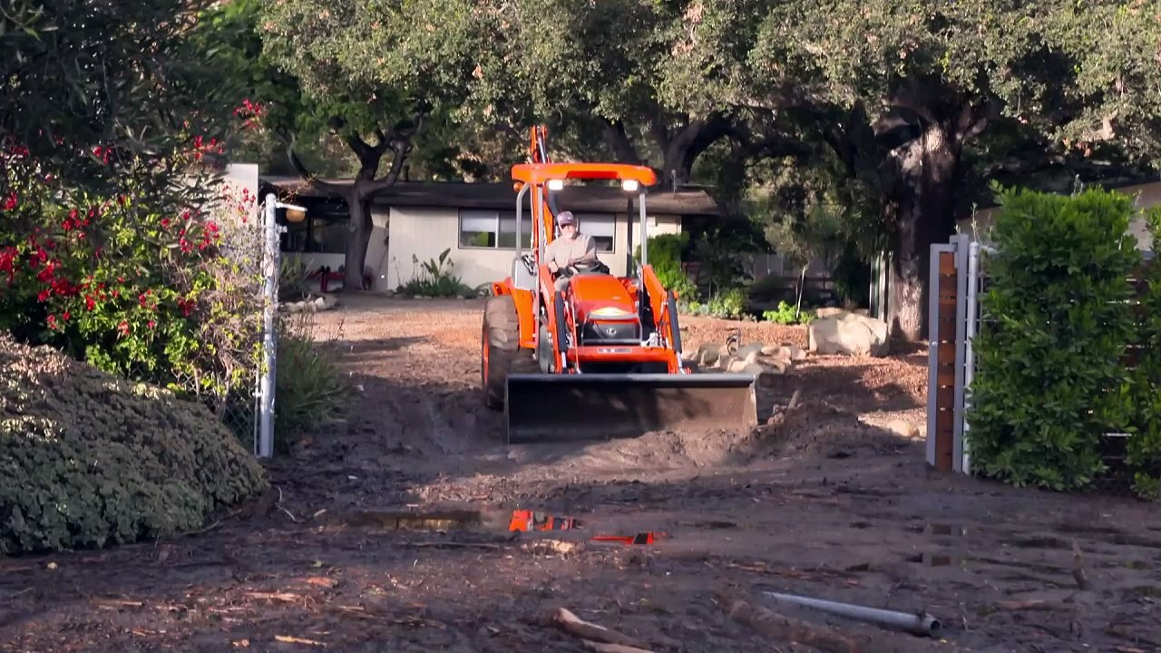 Suben a 15 las víctimas por deslaves en California
