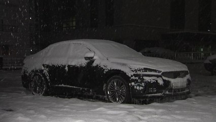 호남 사흘째 눈 폭탄...산간 도로·여객선 통제 / YTN