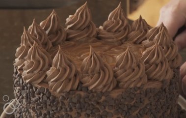 Chocolate Salted Caramel Cheesecake Cake