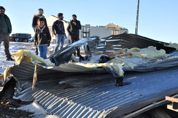 Kars'ta Bir Köyü Fırtına Vurdu