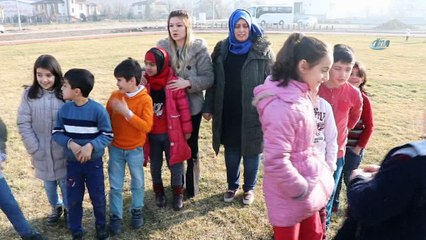 Türk öğrenciler ile Suriyeli öğrencileri ‘Sevgi’ ile kaynaştırıyorlar