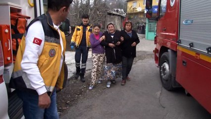 Yanan evini komşularına emanet edip gözyaşlarına boğuldu