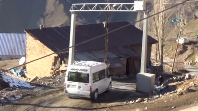 Şeker ve Çikolatalı Güvenlik...beytüşşebap'ta Polis, Güvenliği Üst Seviyede Tutuyor