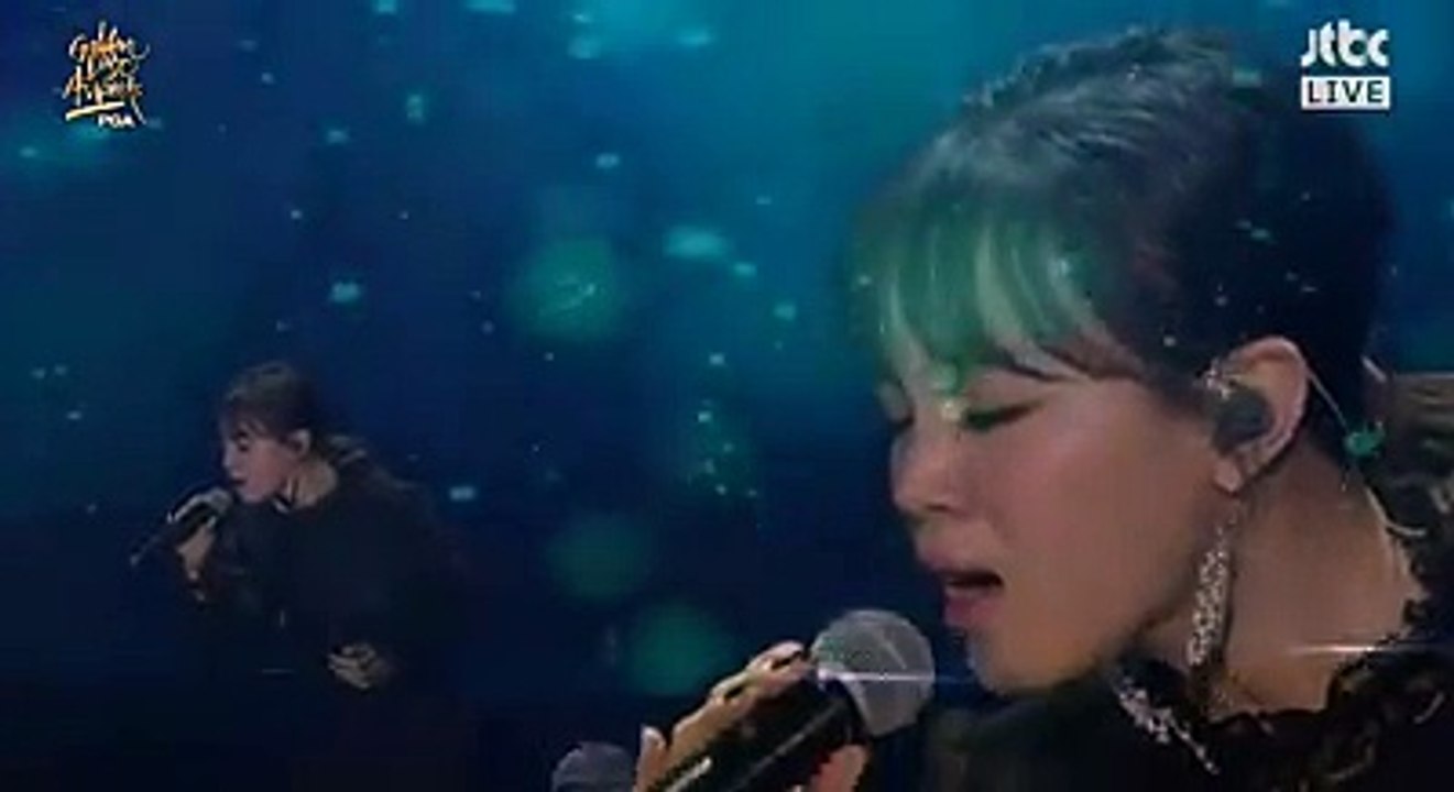 LEE HI hát tưởng nhớ Jonghyun