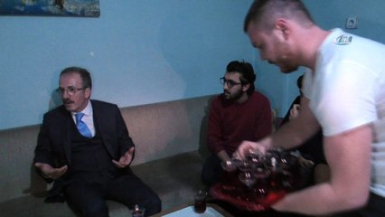 Öğrenciler sosyal medyadan “Yanımızda olmanız moral olurdu” dedi, rektör misafir oldu