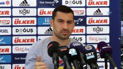 Şener Özbayraklı: “Hata yapınca üzüntüsünü yaşıyorum”