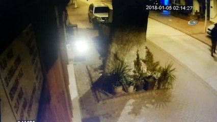 Yaşlı Kadınları Dolandıran Şahıslar Güvenlik Kamerasına Yakalandı