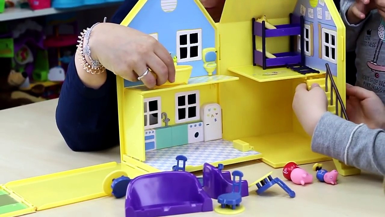 PEPPA PIG LA GRANDE CASA, giochi per bambine, entriamo in casa di Peppa Pig come nella serie tv!