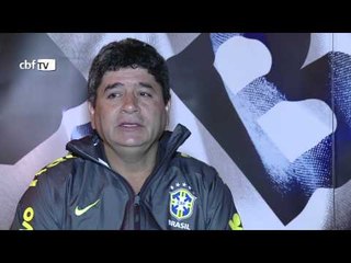 Eu trabalho na Seleção: Odir, o fisioterapeuta