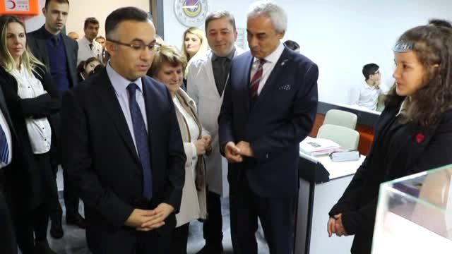 Vali Çeber, Hayatında İlk Kez Deney Yapmanın Mutluluğunu Yaşadı