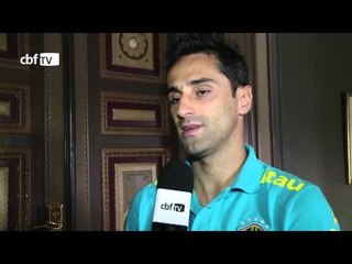 Jonas comemora volta à Seleção