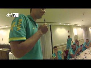 Discurso dos novatos, sob a supervisão do veterano Fred