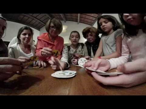 Jogando Dobble com muita risada. Jogo para Crianças e Adultos. Assista em 360