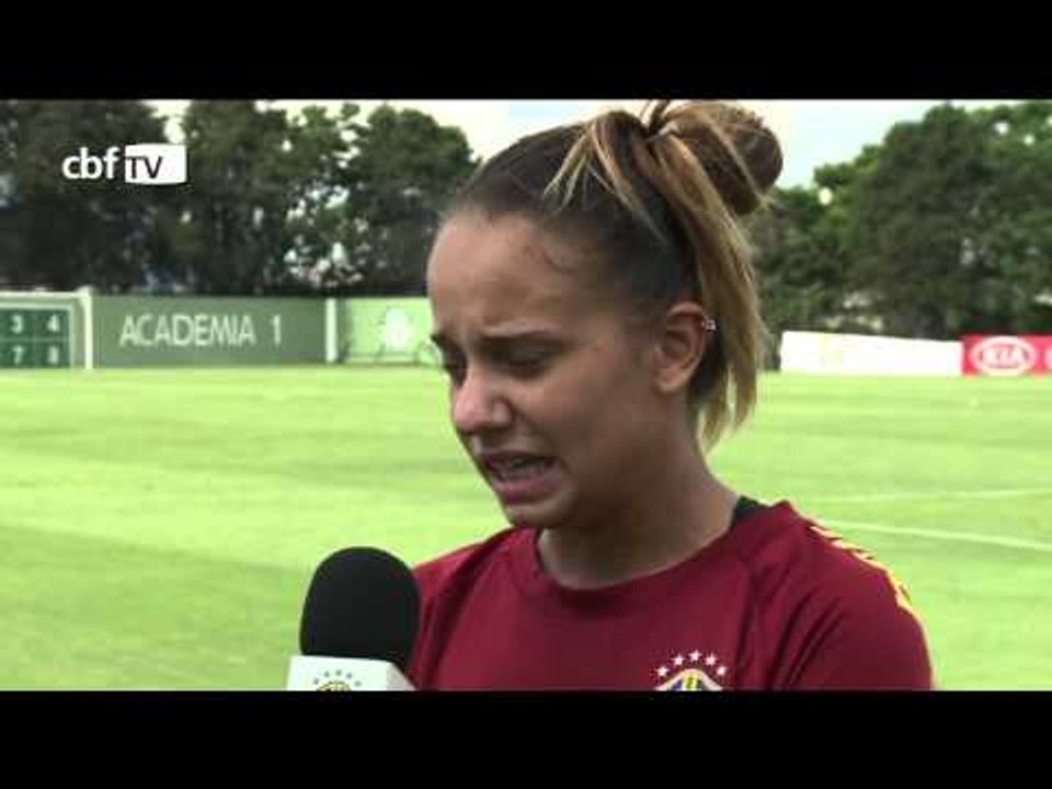 Meninas da Seleção homenageiam Marcos