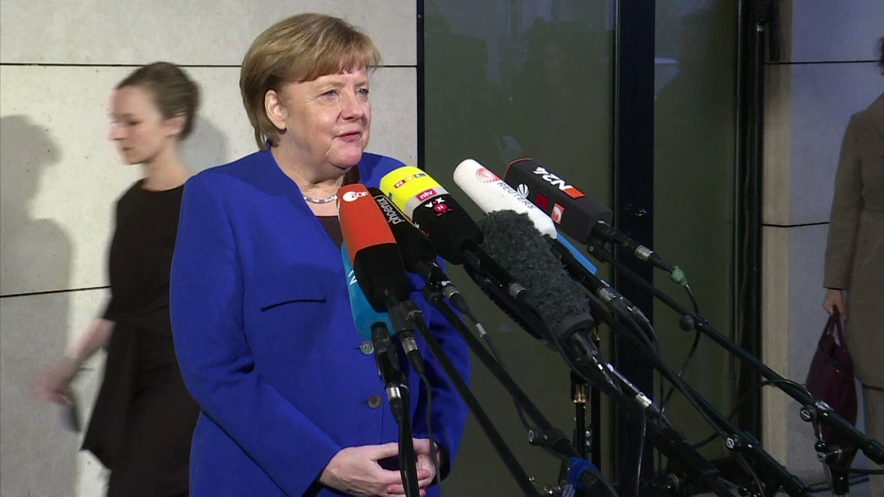 Merkel admite obstáculos para formar governo