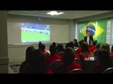 Jogadoras do Brasil assistem a palestra da FIFA