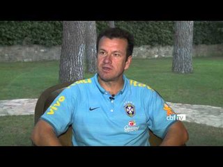 Sem medir esforços, Dunga quer reconquistar a torcida brasileira