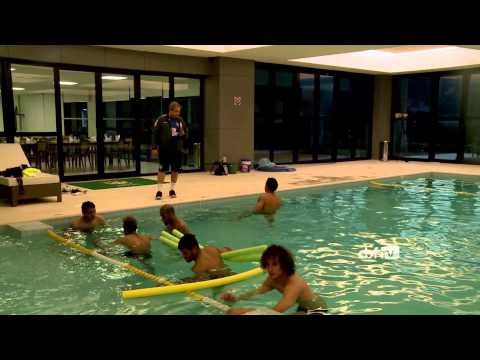 Veja o treino na piscina desta segunda