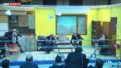 Başbakan yardımcıları Akdağ ve Çavuşoğlu 7,2'lik deprem anını yaşadı