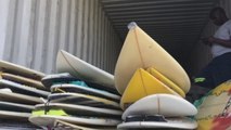 Surferos de EE.UU. donan 700 tablas para niños desfavorecidos de África