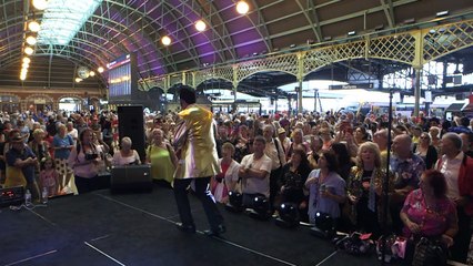 Austrália celebra aniversario de Elvis