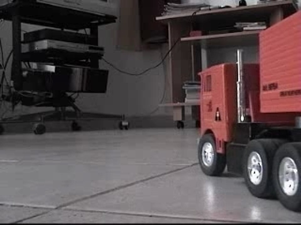 Camion radio-commandé