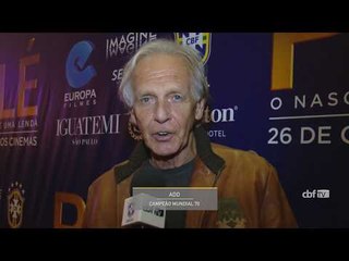 CBF reúne campeões em estreia de filme sobre Pelé