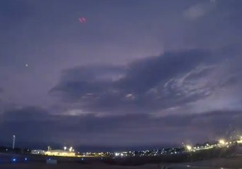 Télécharger la video: Timelapse Show Storm Clouds Rolling Over Broome International Airport