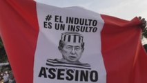 Miles peruanos protestan contra indulto a Fujimori, que consideran un insulto