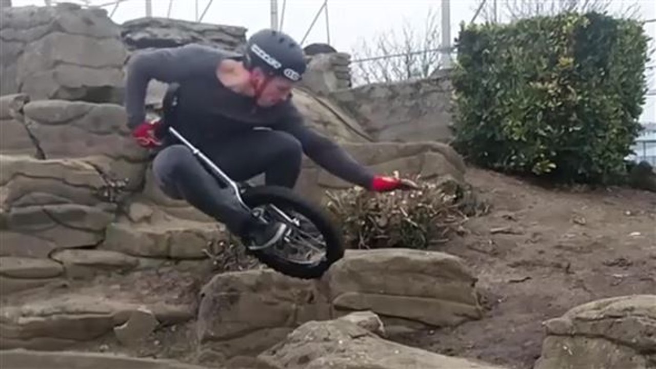 Eins-a-Einradfahrer: Weltmeister wagt extreme Sprünge