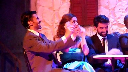 Η Άρτεμις Ματαφιά τραγουδά Μαρινέλλα στη θεατρική Παράσταση «Γοργόνες και μάγκες»