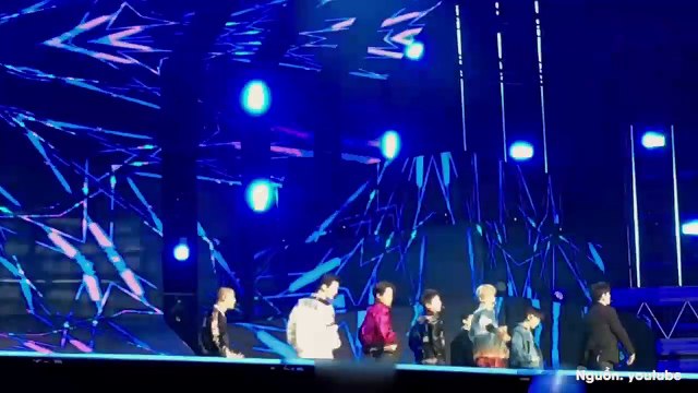 Hậu Golden Disc Awards 2017: fan EXO bị Knet tố chơi xấu, tắt lightstick khi BTS trình diễn