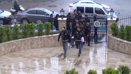 Yurtdışına Kaçmaya Çalışan 5 Fetö'cü Yakalandı