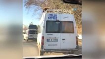 Minibüsün Üstüne Koyun Bağlayan Sürücü Tehlikeli Anlar Yaşattı