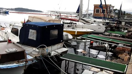 Urla’da denize fuel-oil sızdı, liman kapatıldı - İZMİR