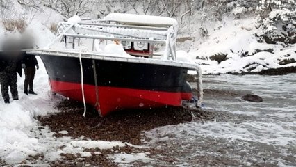 폭설·강풍에 건조한 지 나흘 된 선박 좌초 / YTN
