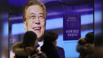 [이브닝] '대한민국에 달 뜬 날'...지하철역 광고에 뜬 문 대통령 / YTN