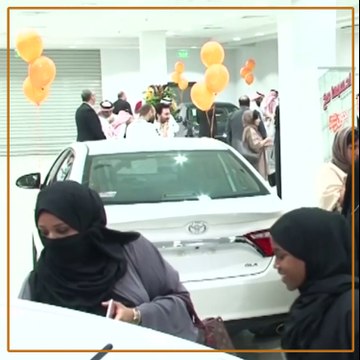 Ces Saoudiennes découvrent leur premier salon auto avant même de pouvoir conduire
