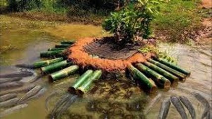 Amazing Two girls Deep Hole Fishing - How To Fishing in Battambang - Cambodia Fishing (part 64)