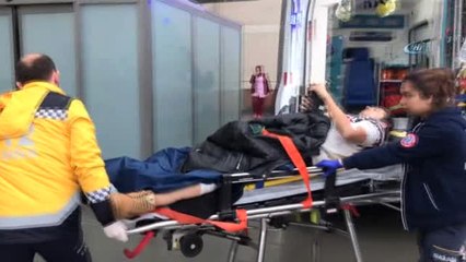 Silahlı Kavgada Yaralandı, Telefonu Elinden Bırakmadı